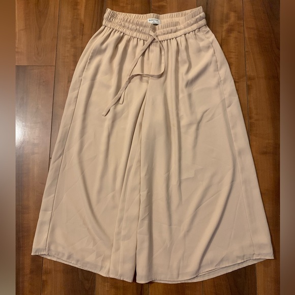 Aritzia Babaton Luiz Culottes Pant in Pink Size XS - Picture 4 of 11